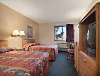 Super 8 By Wyndham Denver North